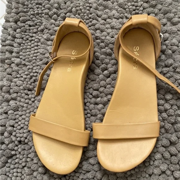 Secra Poppy Sandals Sz. 9 EUC - Picture 3 of 6